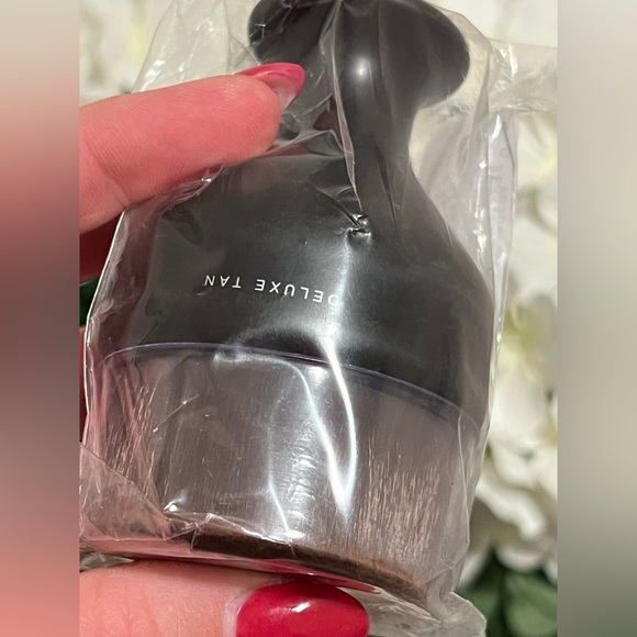 BARE ESCENTUALS • DELUXE TAN • BRUSH - Picture 3 of 3